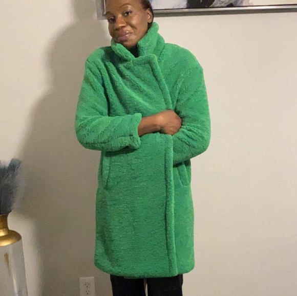 New York's Finest Teddy Coat - Picture 2 of 4